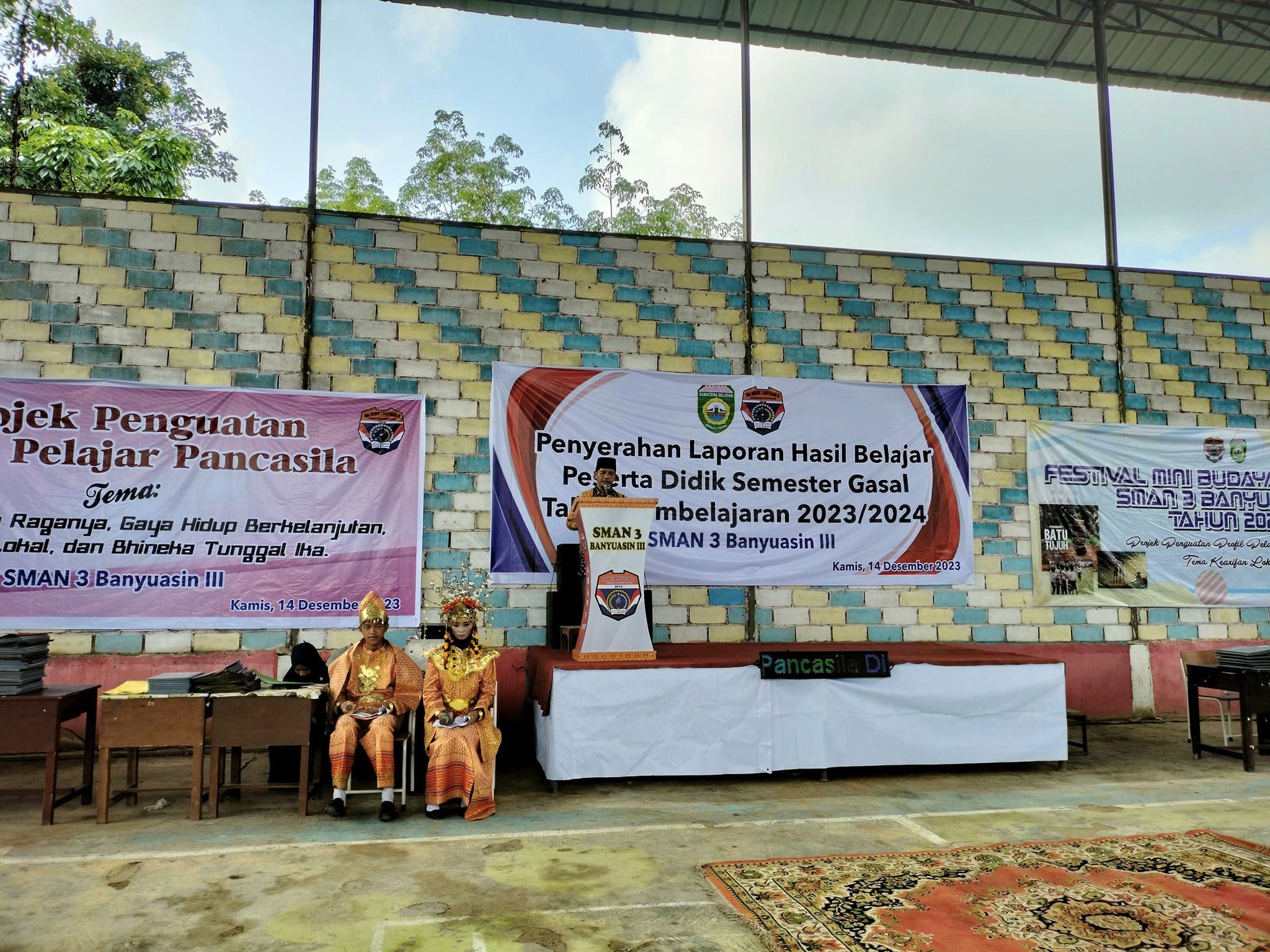 Pembagian hasil belajar siswa. SMAN 3 Banyuasin Pembagian hasil belajar siswa. SMAN 3 Banyuasin