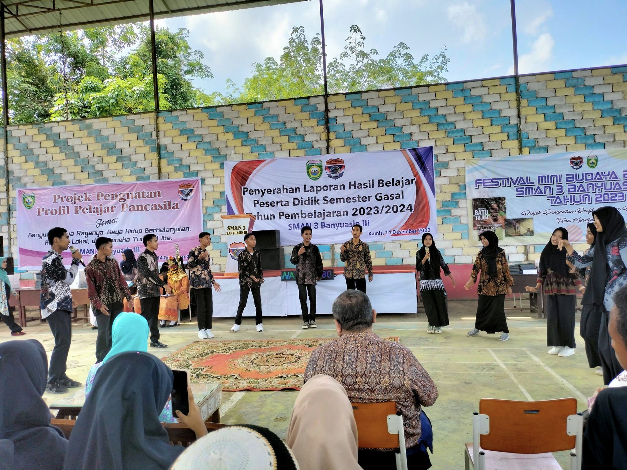 Pembagian hasil belajar siswa. SMAN 3 Banyuasin Pembagian hasil belajar siswa. SMAN 3 Banyuasin