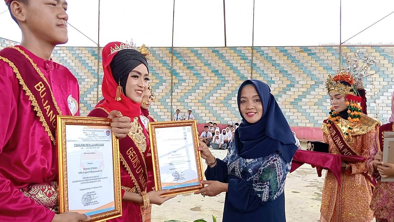 Smantiba Lantik Serentak Pengurus OSIS, Pengurus Rohis serta Pemilihan Bujang Gadis SMANTIBA Smantiba Lantik Serentak Pengurus OSIS, Pengurus Rohis serta Pemilihan Bujang Gadis SMANTIBA