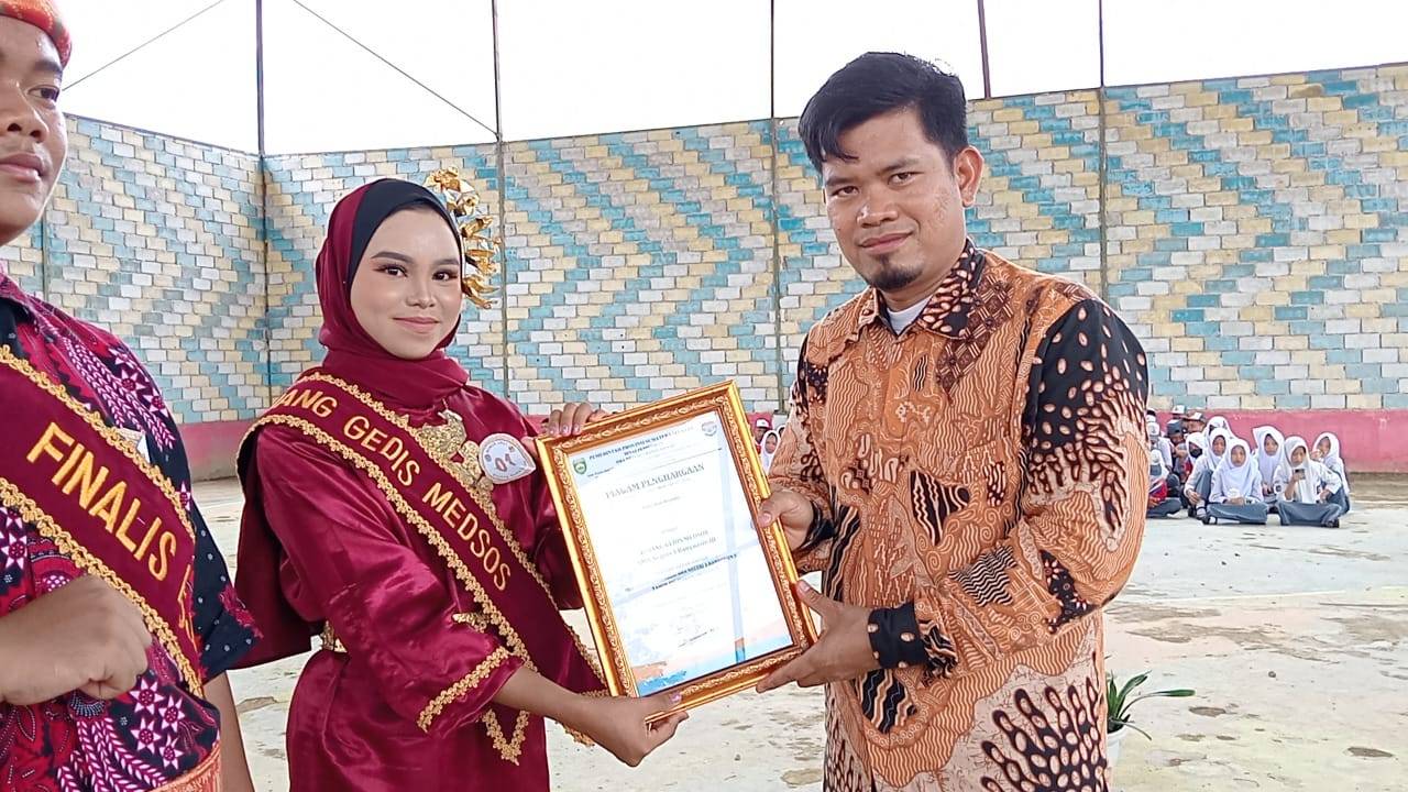 Smantiba Lantik Serentak Pengurus OSIS, Pengurus Rohis serta Pemilihan Bujang Gadis SMANTIBA Smantiba Lantik Serentak Pengurus OSIS, Pengurus Rohis serta Pemilihan Bujang Gadis SMANTIBA