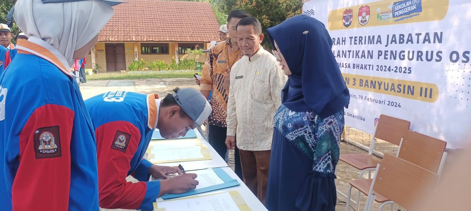 Smantiba Lantik Serentak Pengurus OSIS, Pengurus Rohis serta Pemilihan Bujang Gadis SMANTIBA Smantiba Lantik Serentak Pengurus OSIS, Pengurus Rohis serta Pemilihan Bujang Gadis SMANTIBA